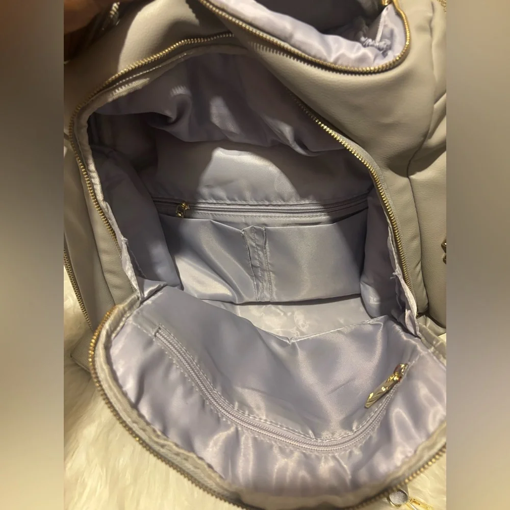 🩷💙Grey Fox Gray Diaper Bag with Gold Accents💙THIS IS BABY  BAG 💼 👶 . BOX B
